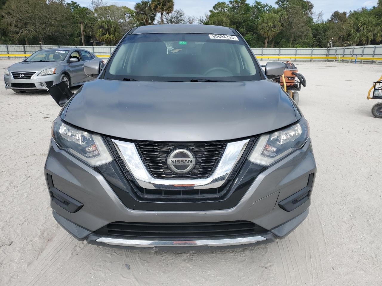 2018 Nissan Rogue - Image 5