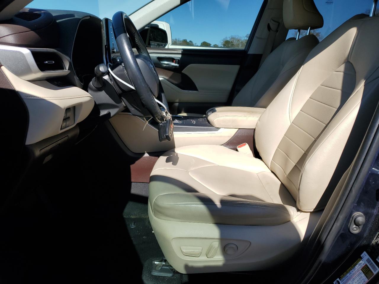 2020 Toyota Highlander - Image 7