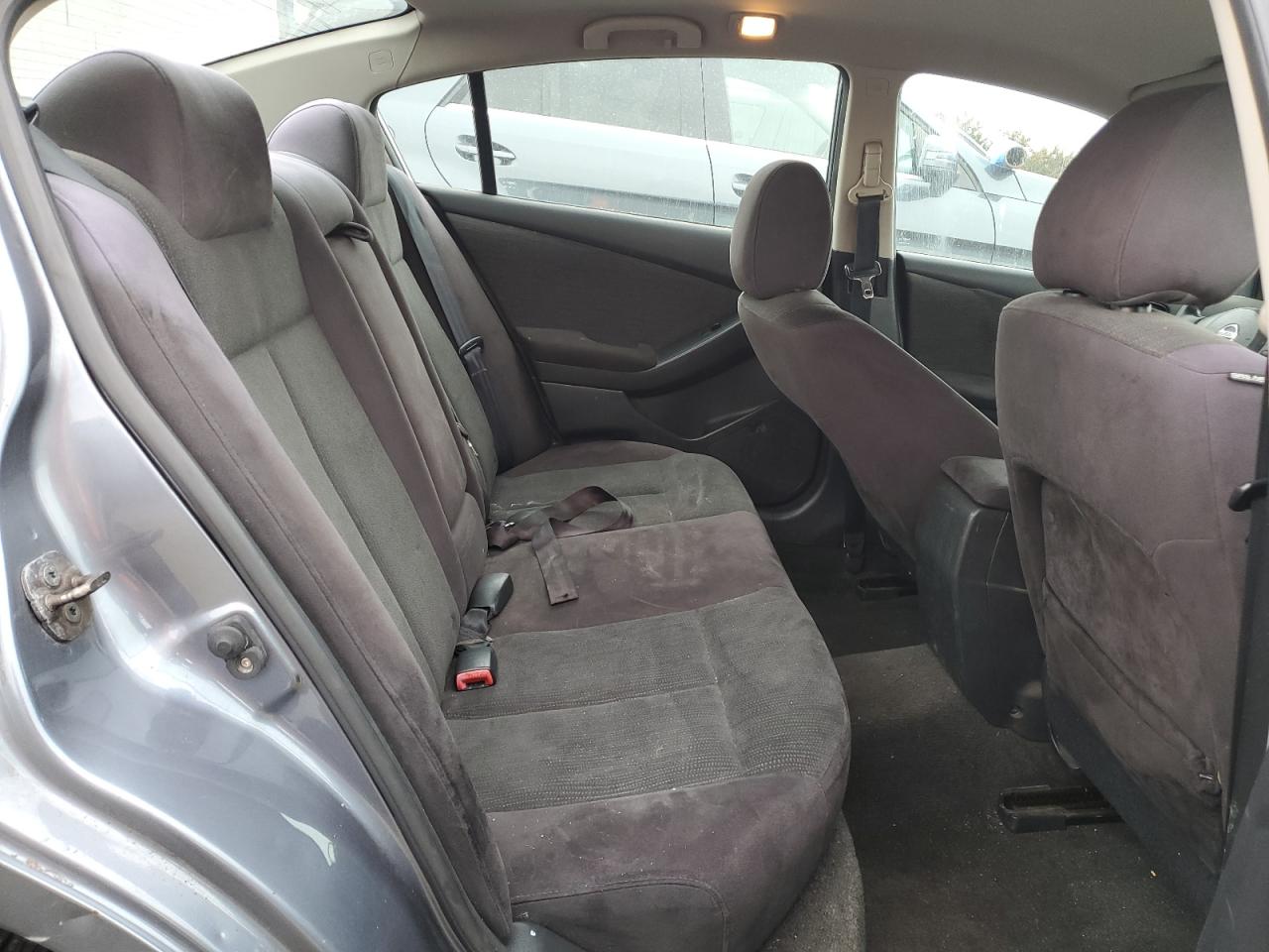 2010 Nissan Altima - Image 10