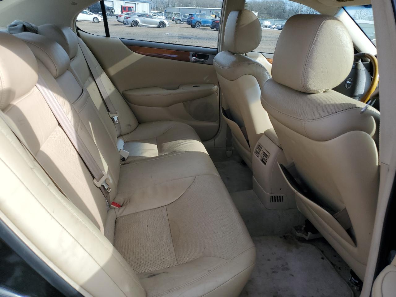 2005 Lexus ES - Image 11