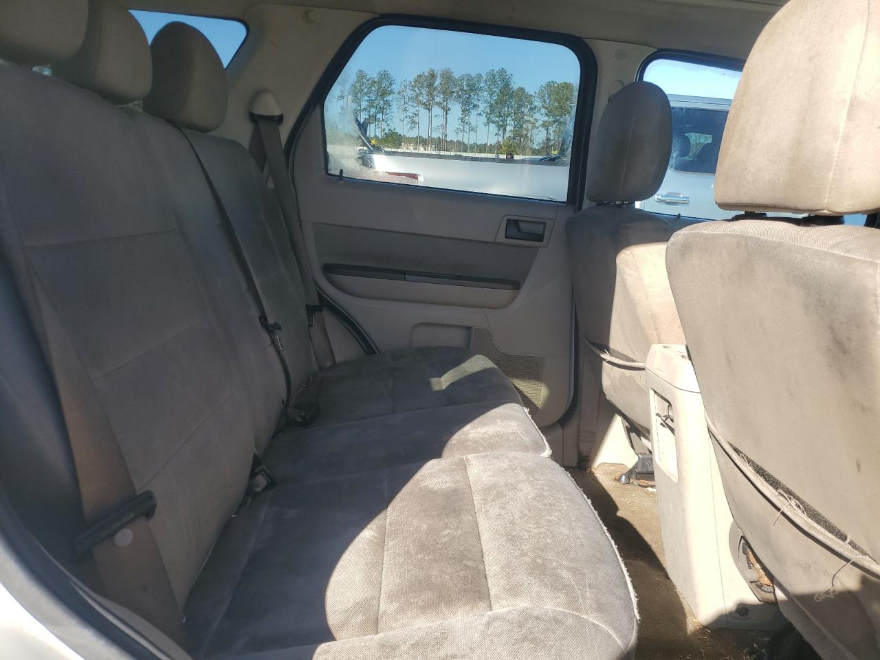 2011 Ford Escape - Image 10