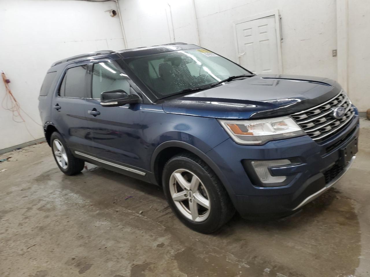 2017 Ford Explorer - Image 4