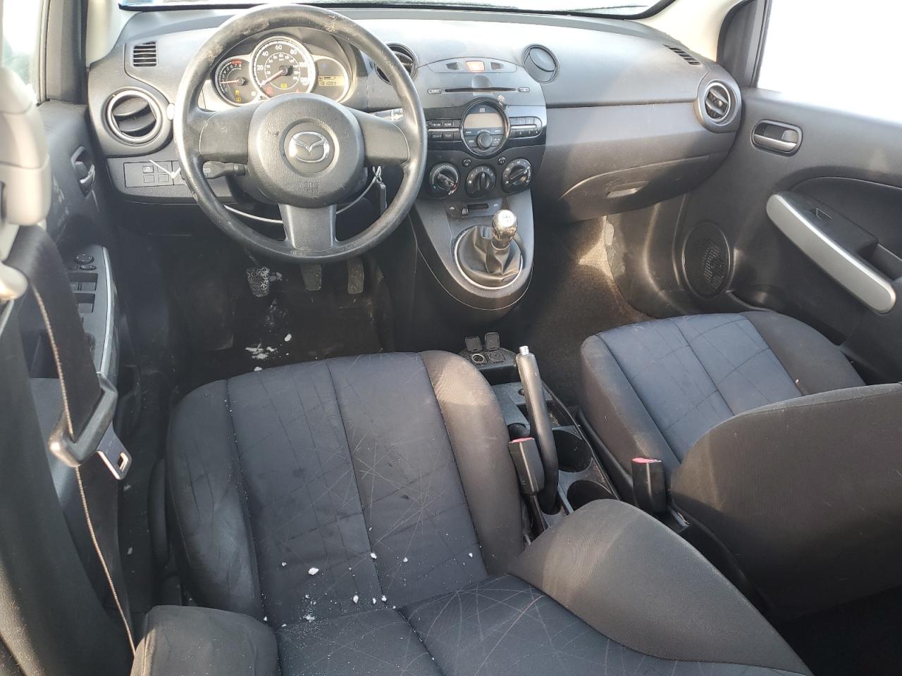 2011 Mazda 2 - Image 8