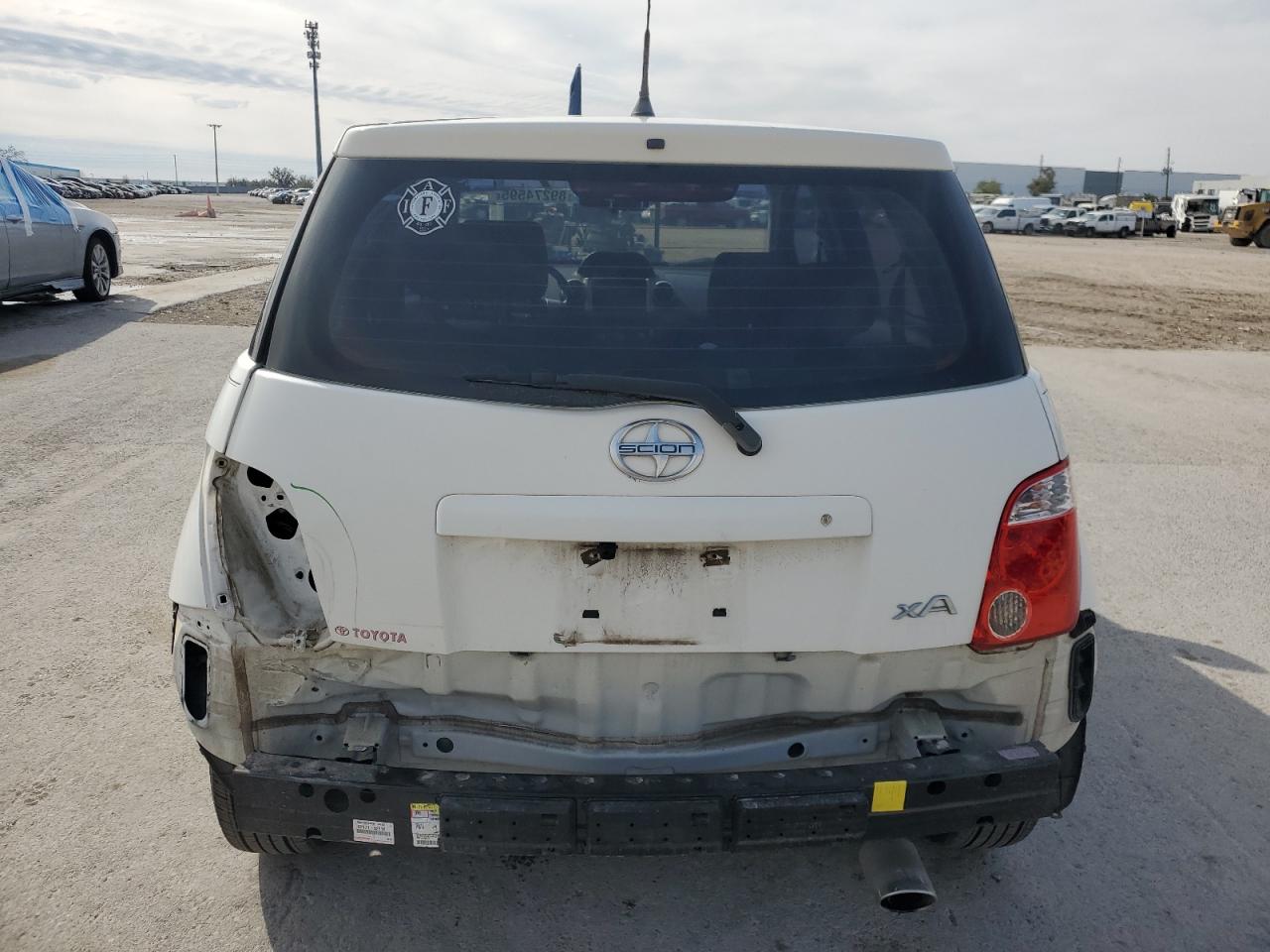 2006 Scion xA - Image 6