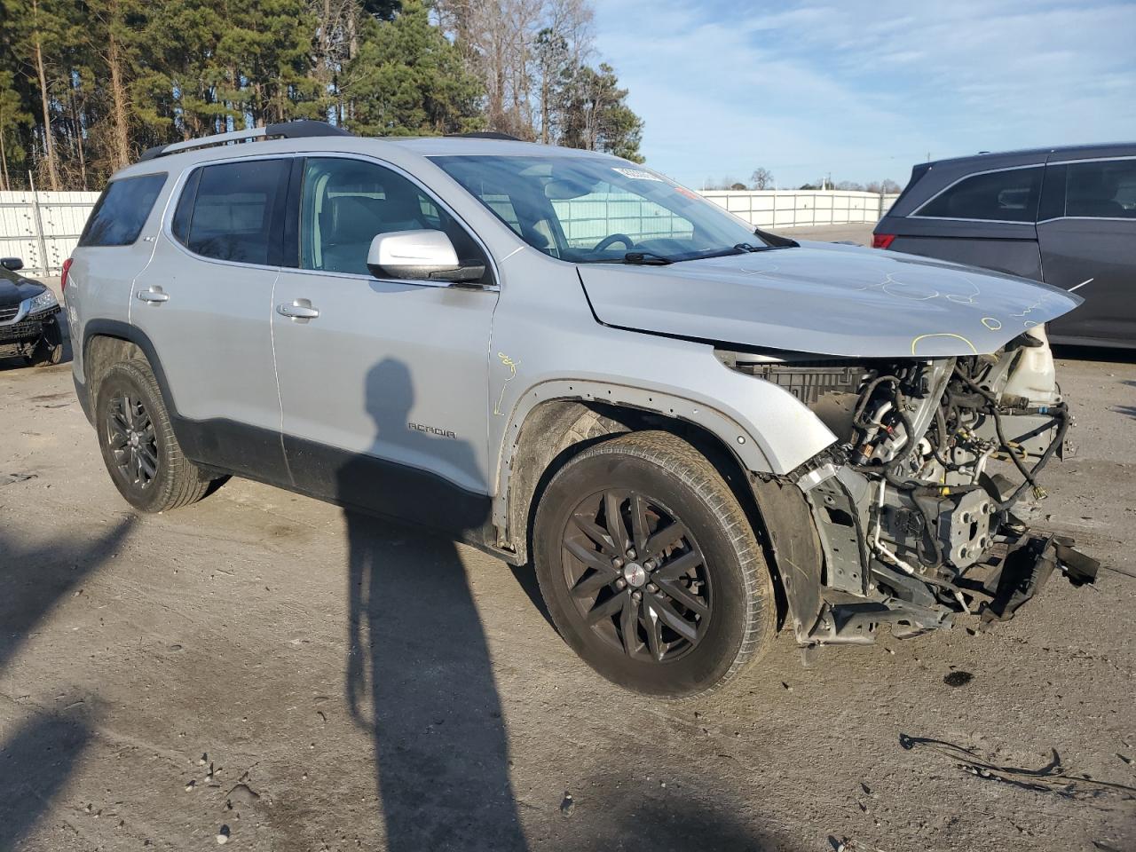 2019 GMC Acadia - Image 4