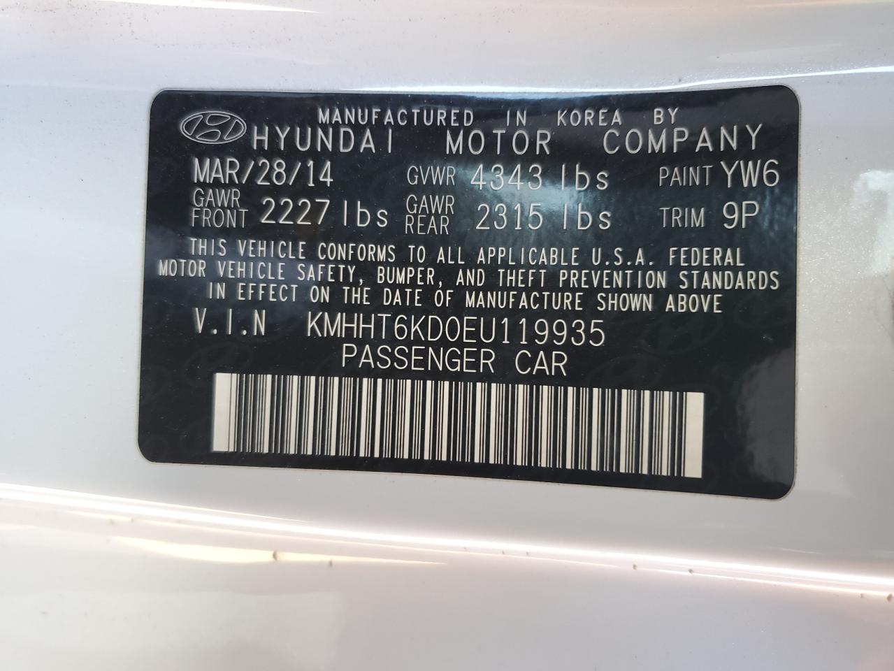 2014 Hyundai Genesis - Image 12