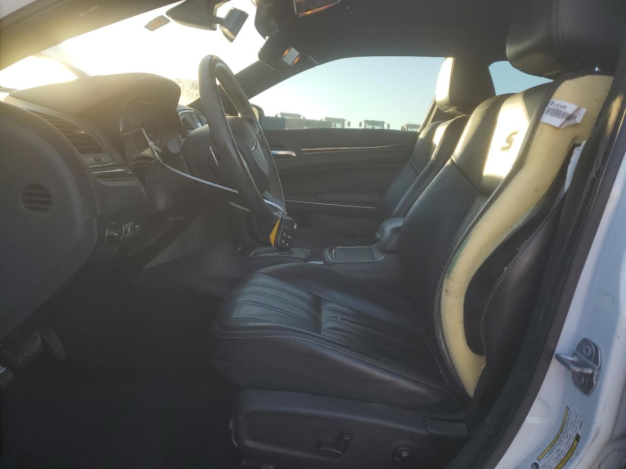 2017 Chrysler 300 - Image 7