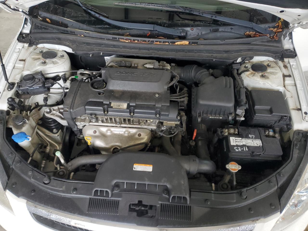 2012 Hyundai Elantra - Image 11