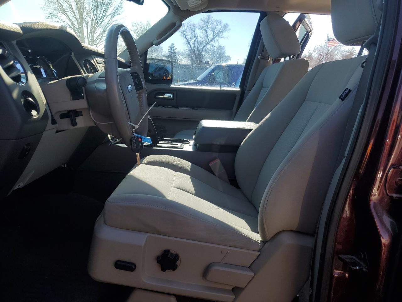 2011 Ford Expedition - Image 7