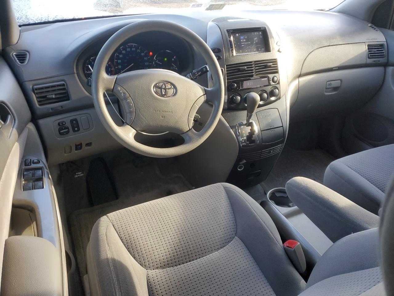 2006 Toyota Sienna - Image 8