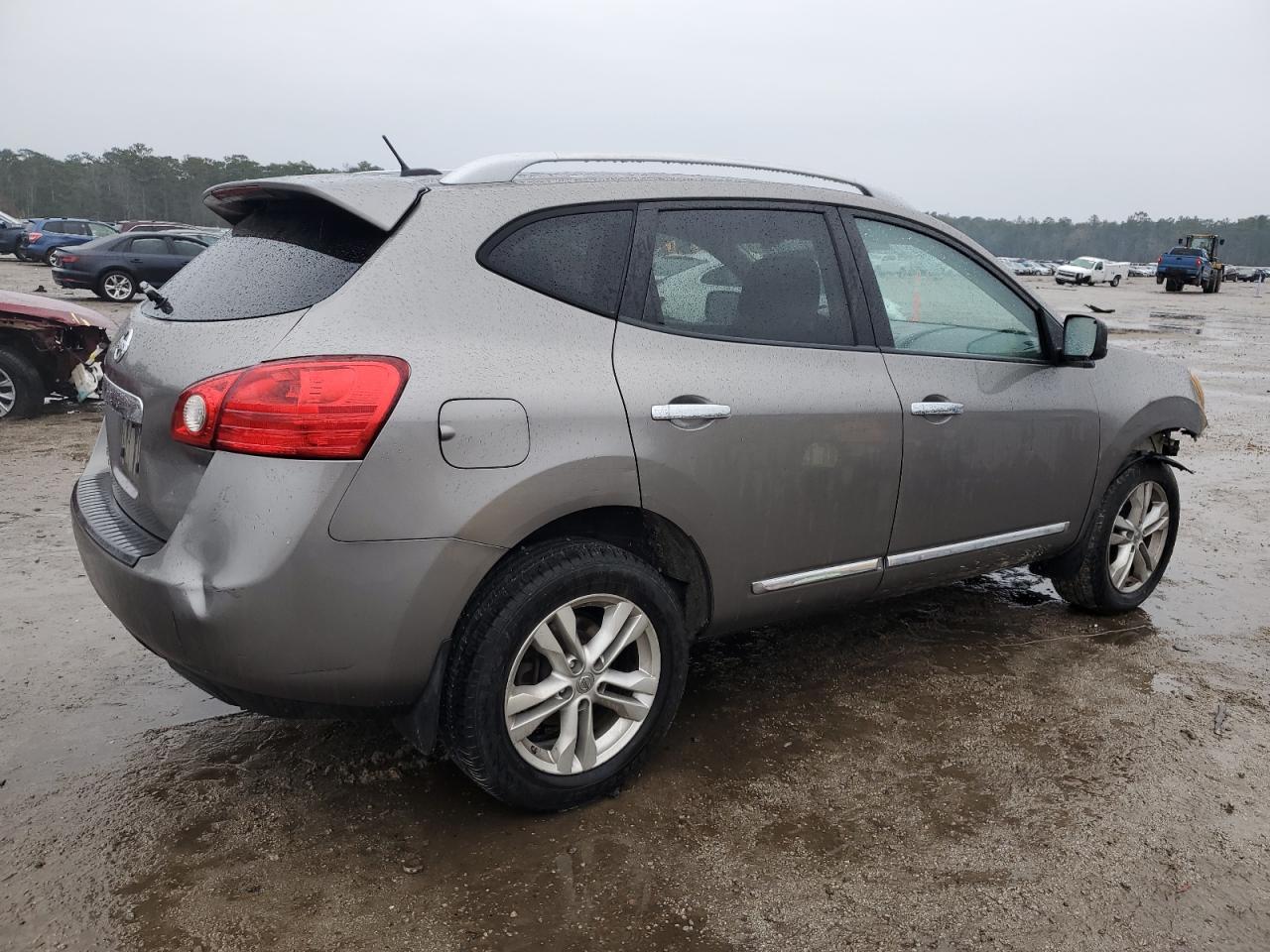 2015 Nissan Rogue - Image 3