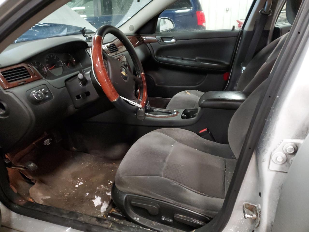 2011 Chevrolet Impala - Image 7