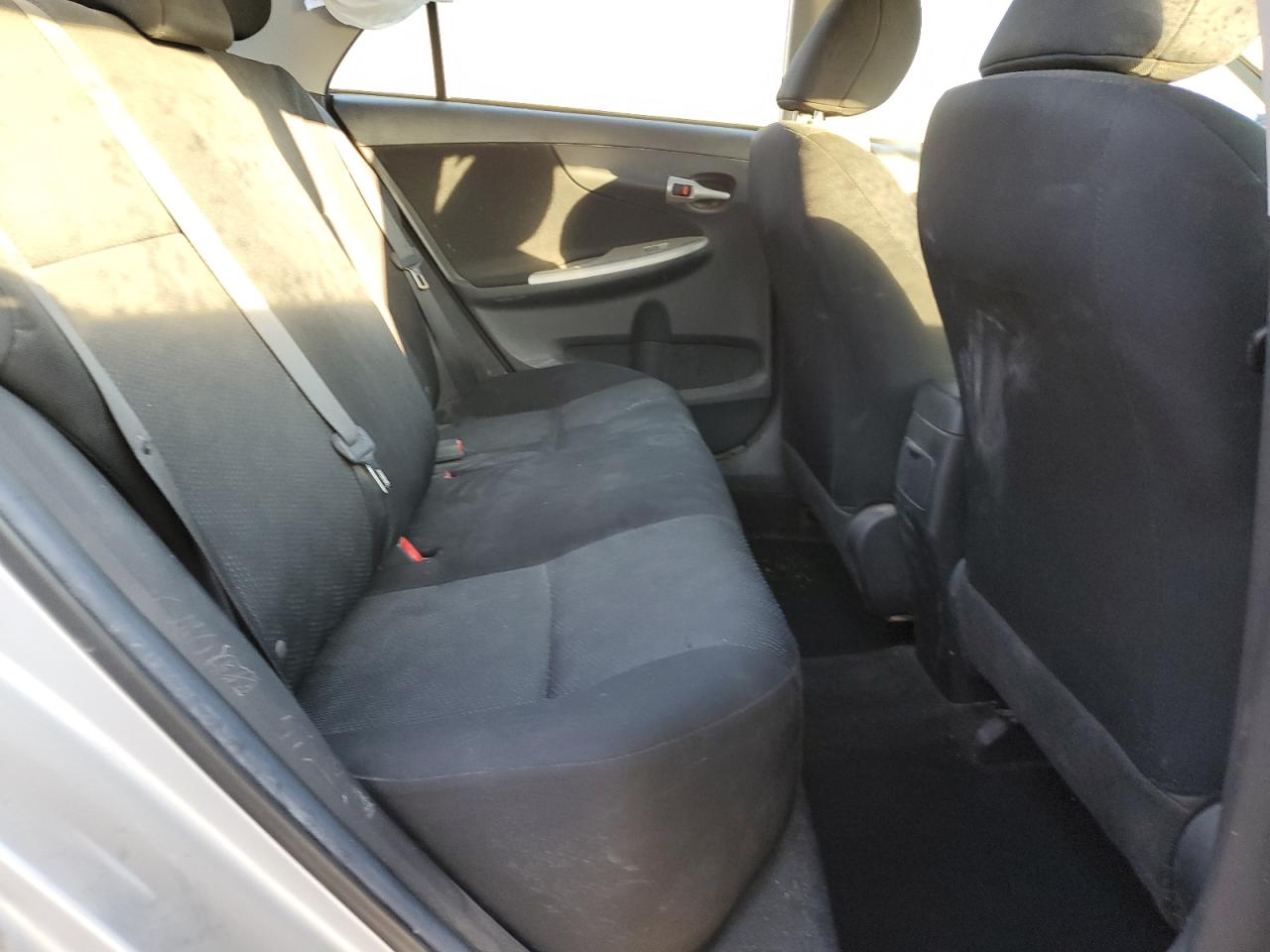 2010 Toyota Corolla - Image 11