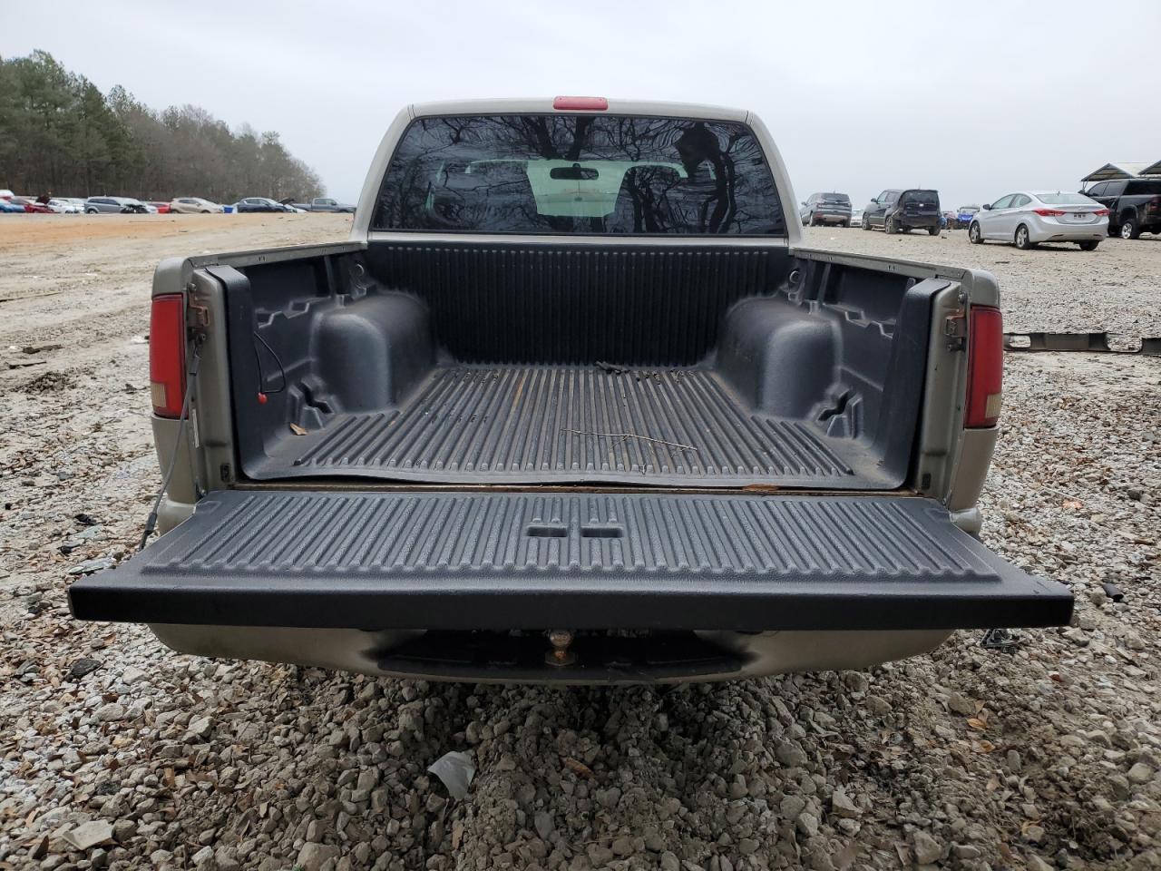 2004 Chevrolet S-10 Pickup - Image 6