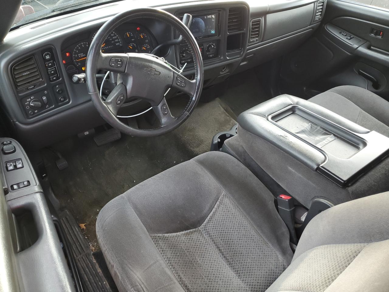 2006 Chevrolet Silverado - Image 8