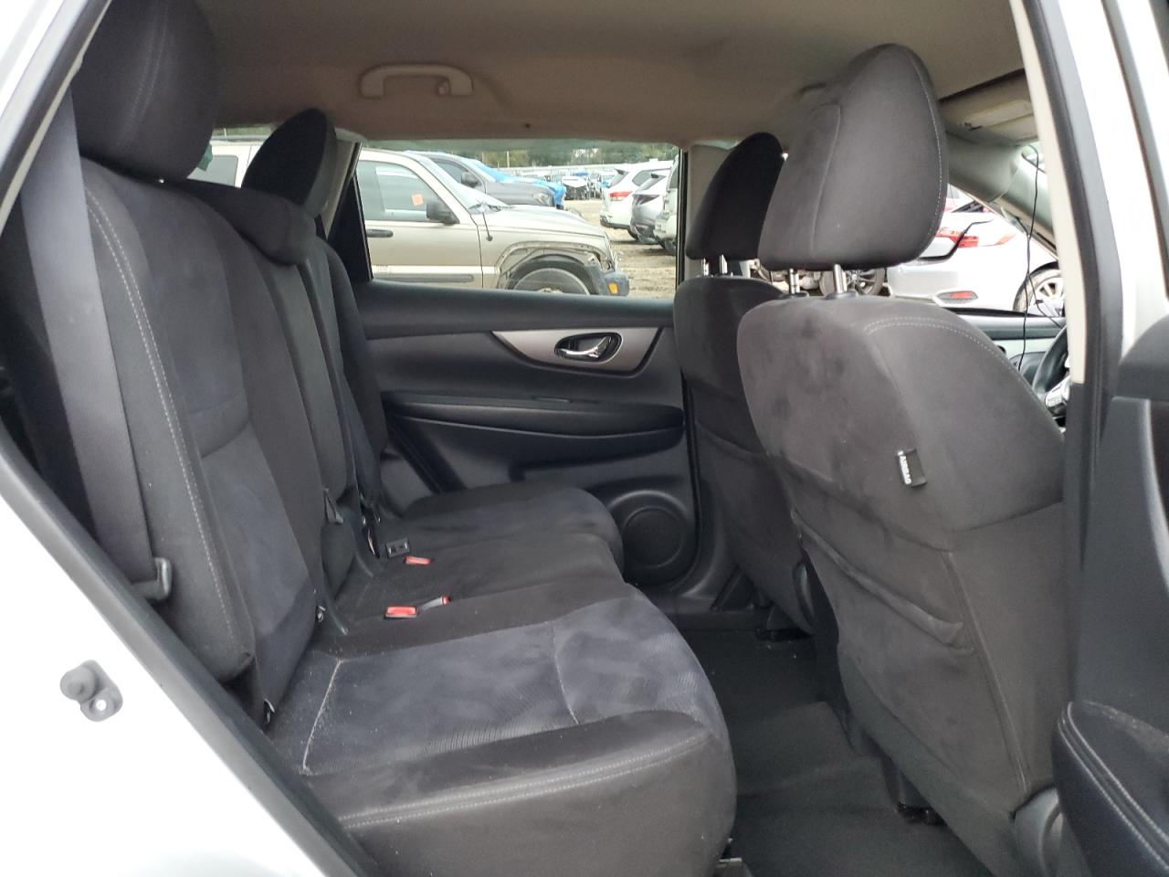 2015 Nissan Rogue - Image 11