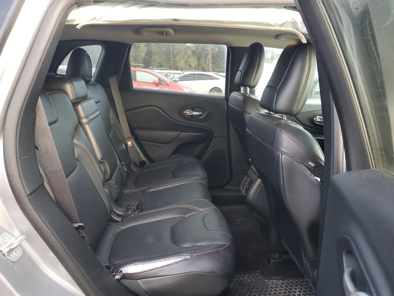 2014 Jeep Cherokee - Image 11