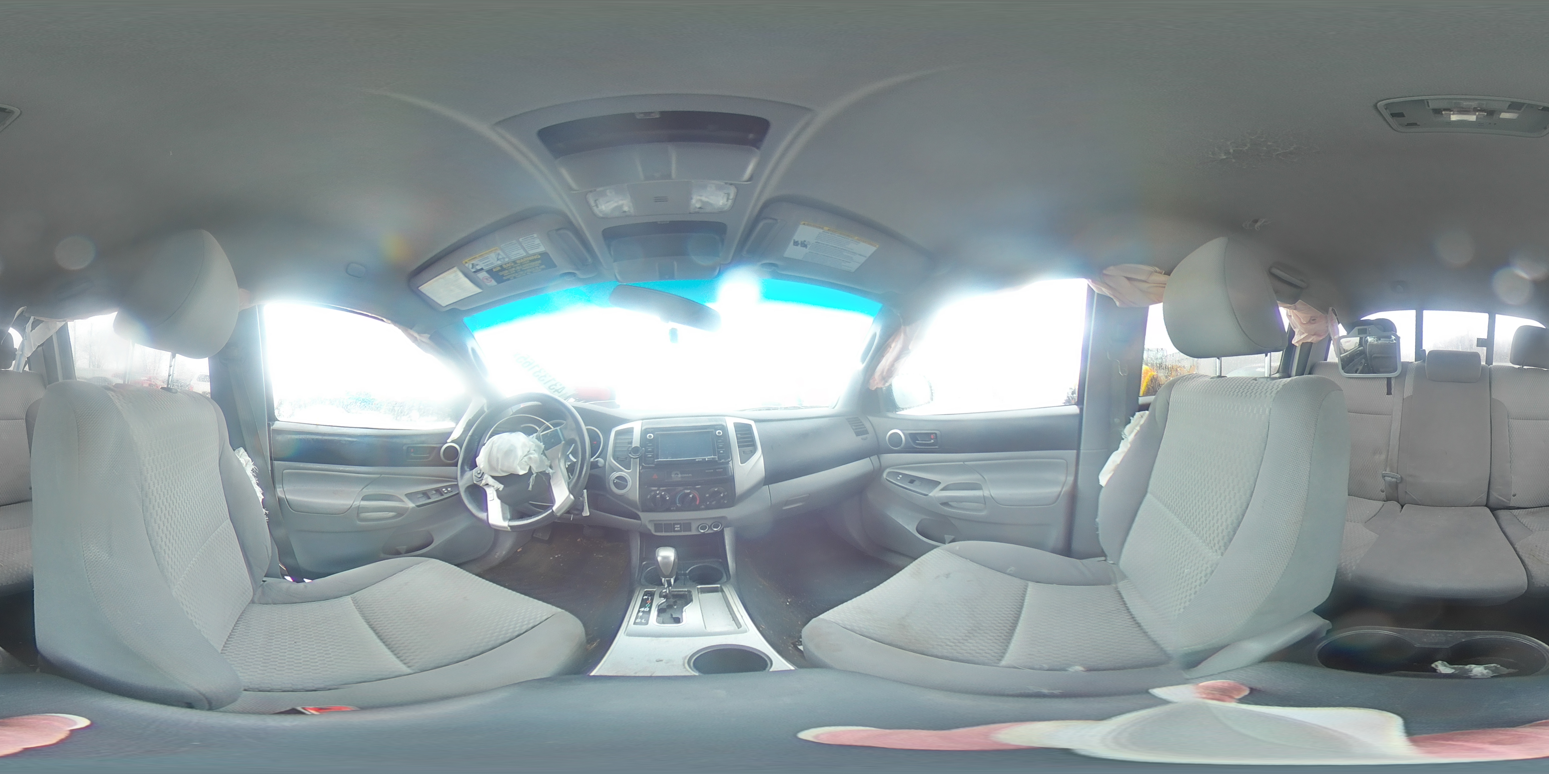 2015 Toyota Tacoma - Image 13