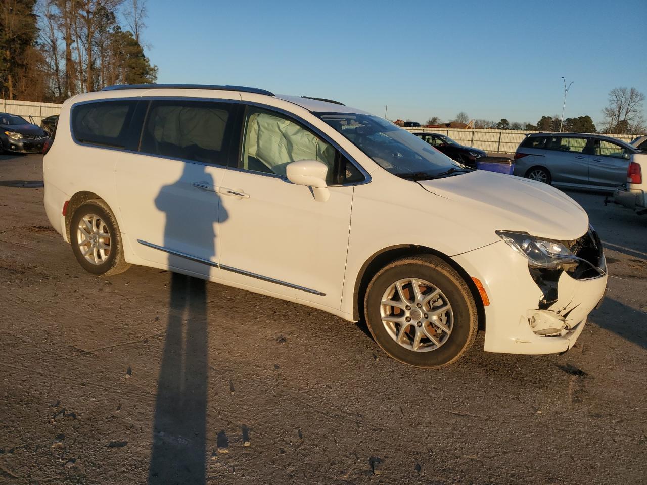 2020 Chrysler Pacifica - Image 4