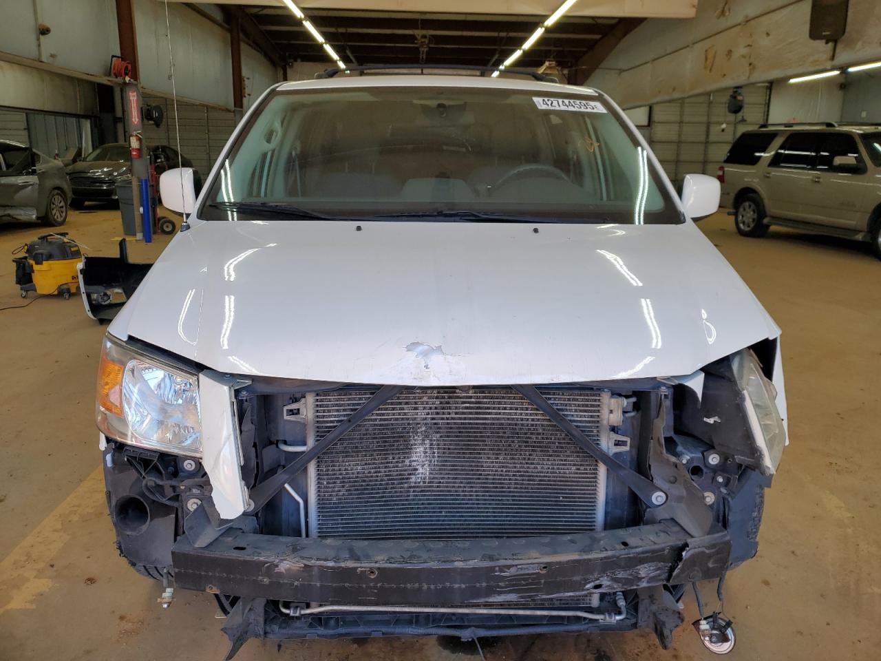 2010 Dodge Caravan - Image 5