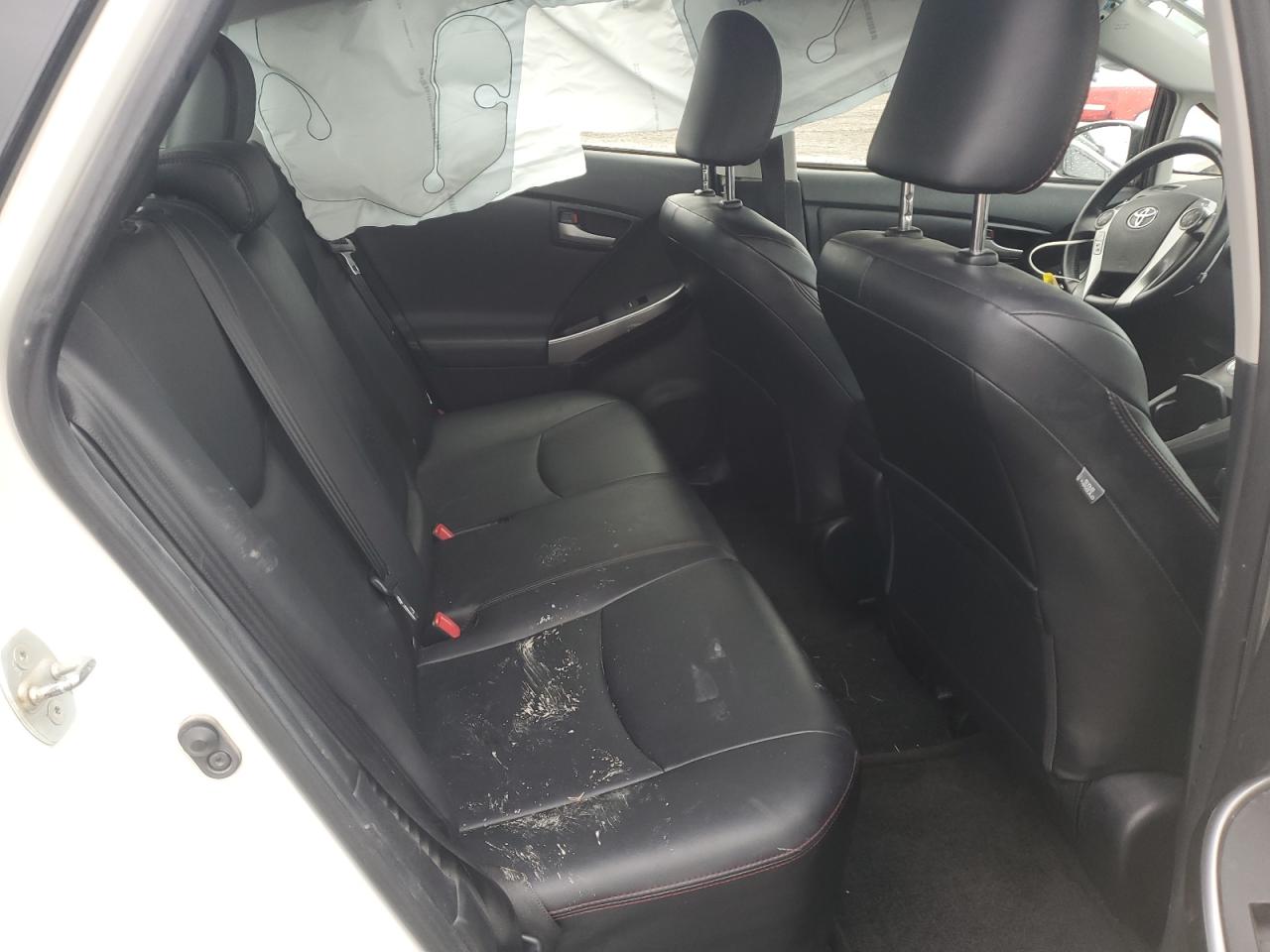 2013 Toyota Prius - Image 10