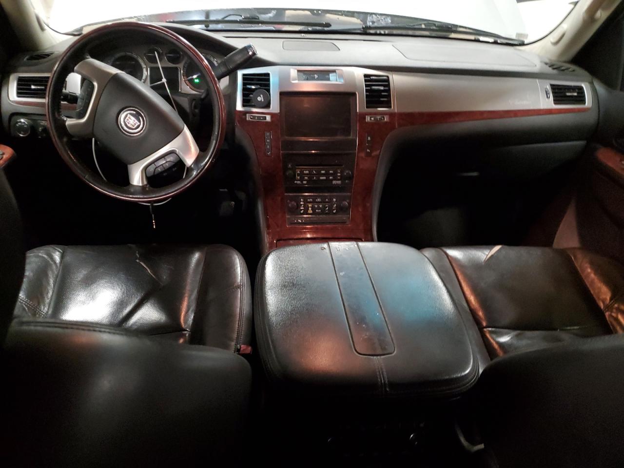 2011 Cadillac Escalade - Image 8