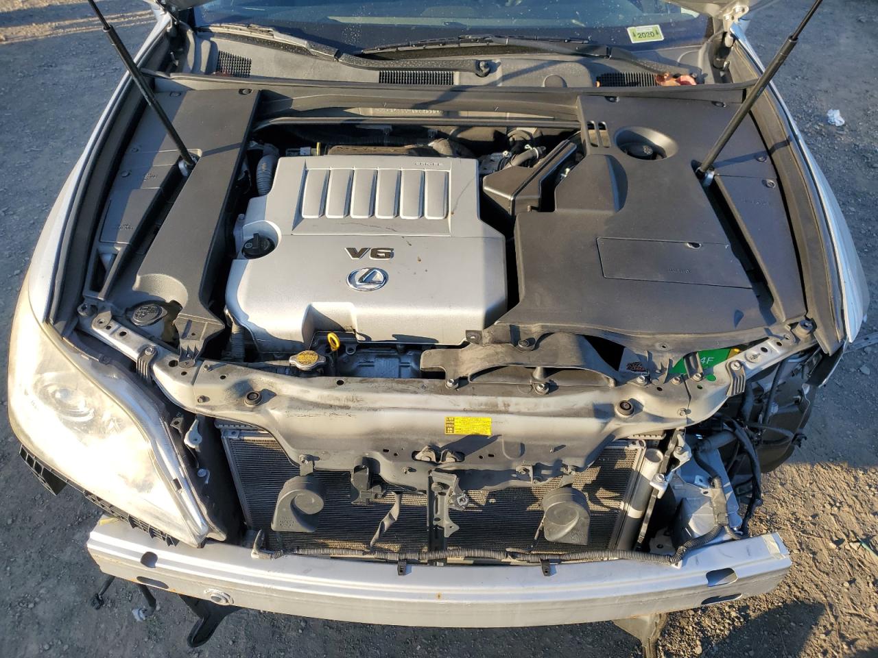 2011 Lexus ES - Image 11
