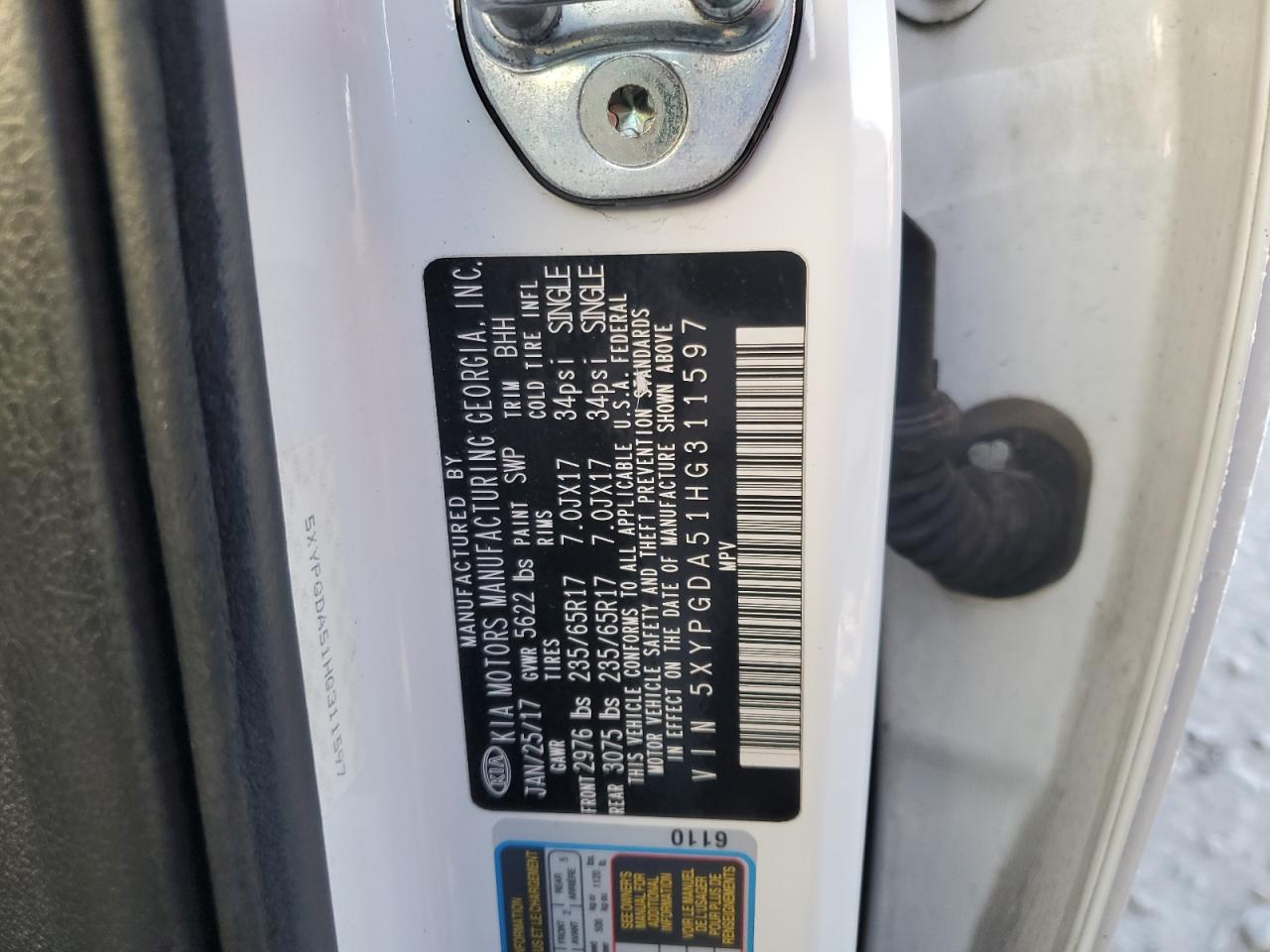 2017 Kia Sorento - Image 13