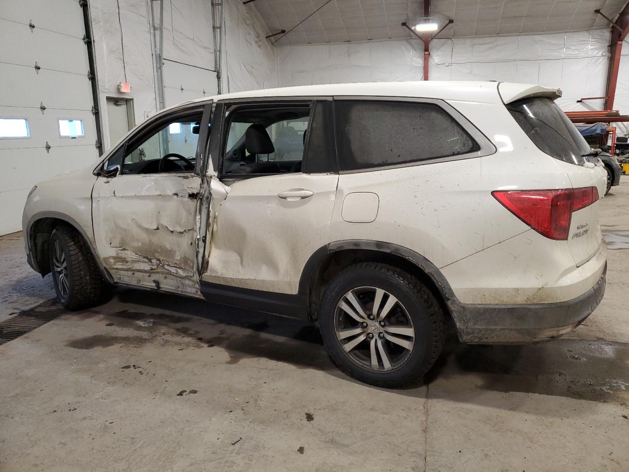 2017 Honda Pilot - Image 2