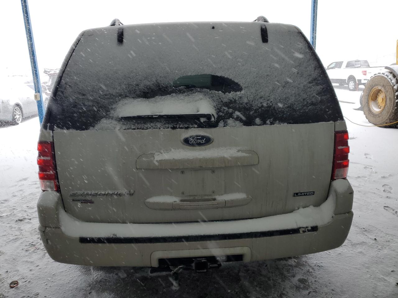 2005 Ford Expedition - Image 6