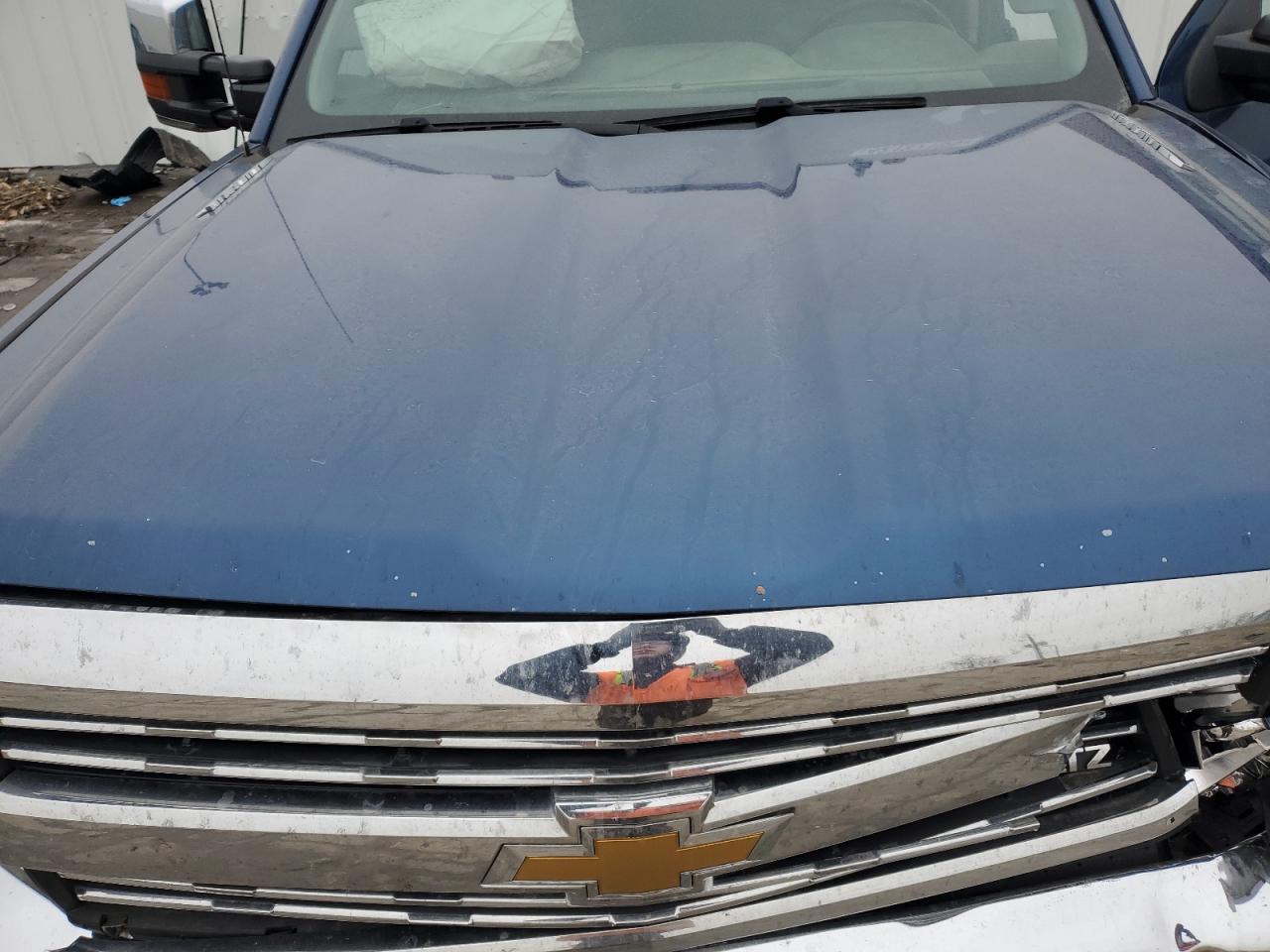 2015 Chevrolet Silverado - Image 12
