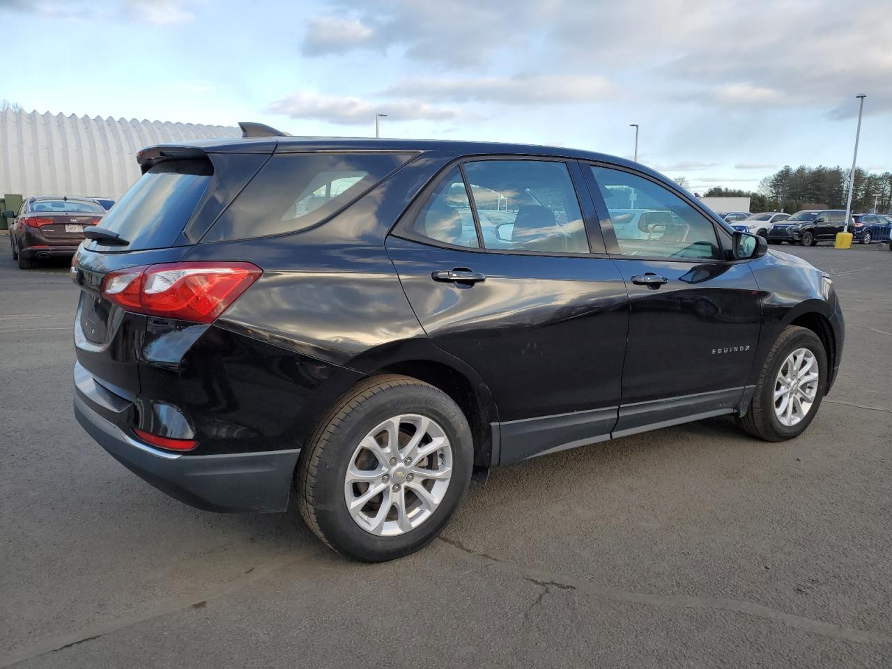 VIN 3GNAXHEV5JL395825 2018 CHEVROLET EQUINOX no.3