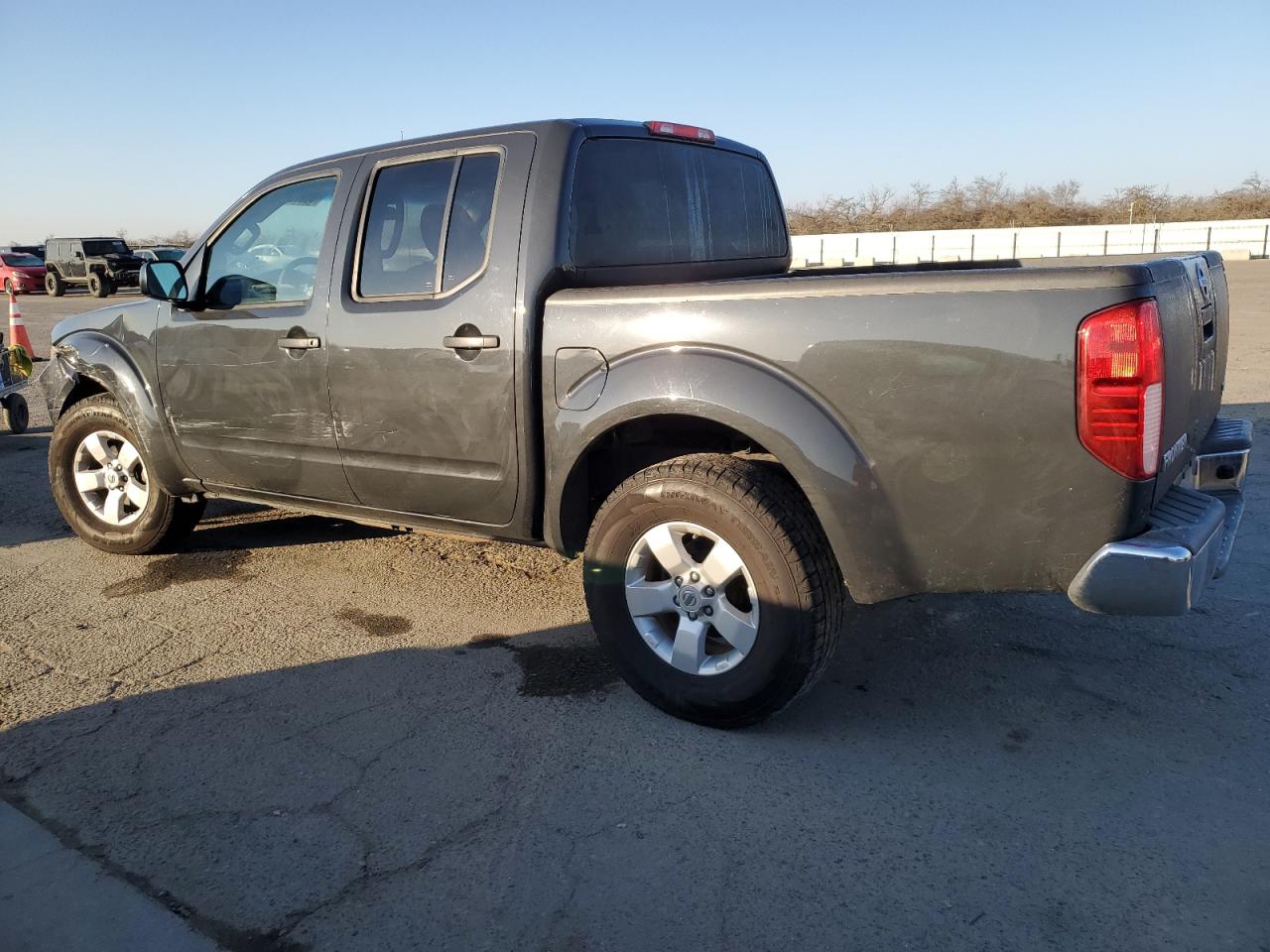 2012 Nissan Navara (Frontier) - Image 2