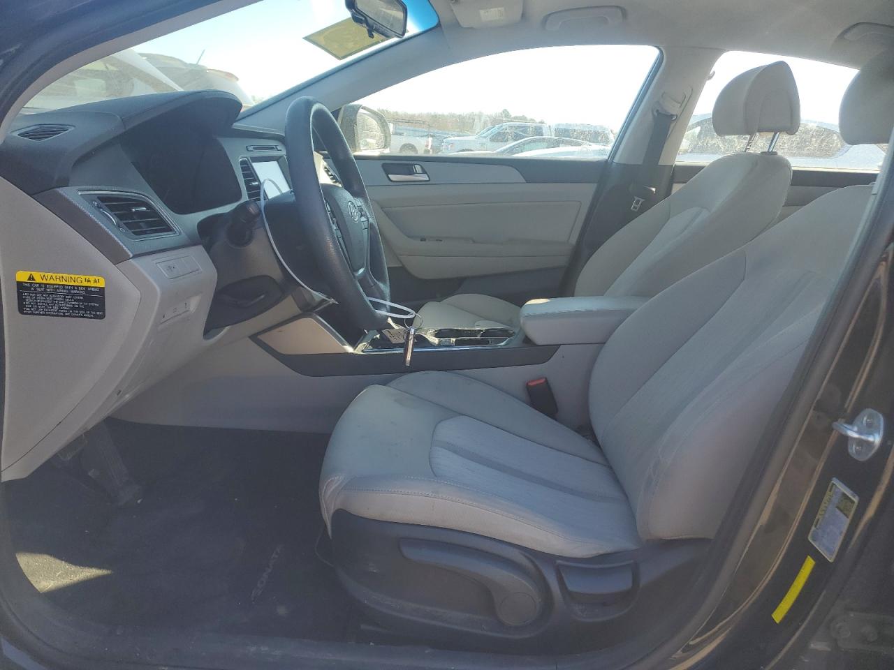 2017 Hyundai Sonata Hybrid VIN: KMHE24L38HA067587 Lot: 88334615