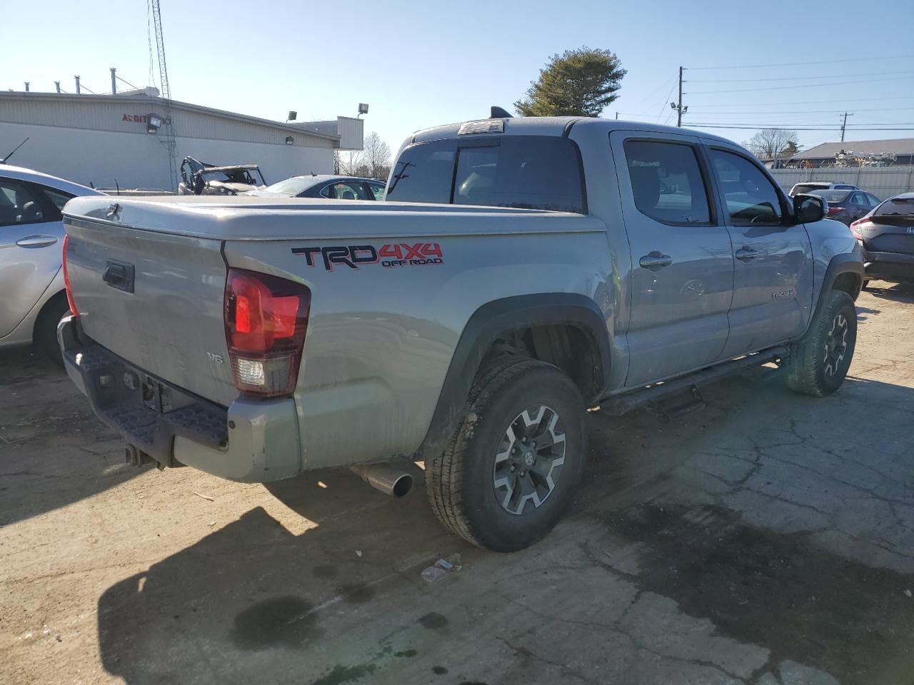 2018 Toyota Tacoma - Image 3