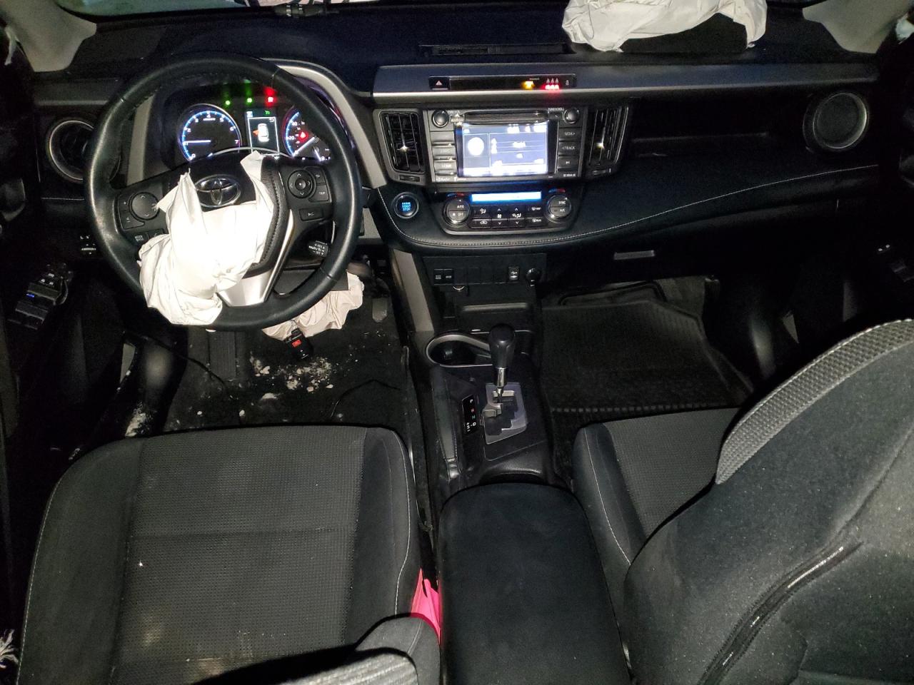 2018 Toyota RAV 4 - Image 8