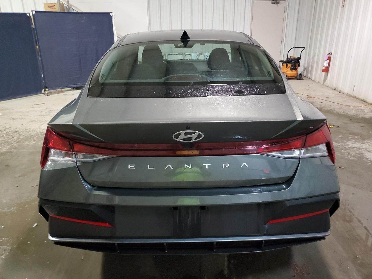 2024 Hyundai Elantra - Image 6