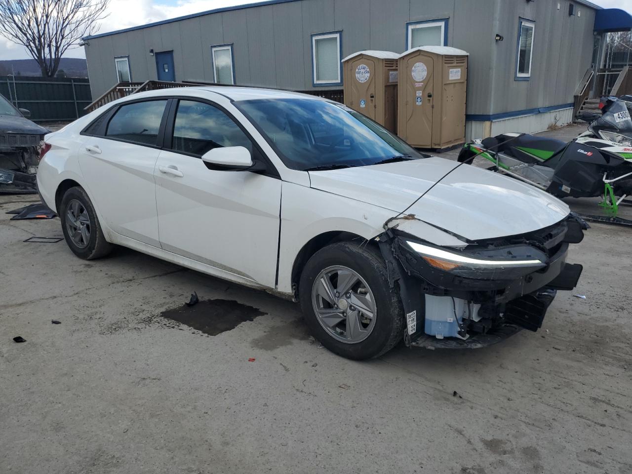 2024 Hyundai Elantra - Image 4