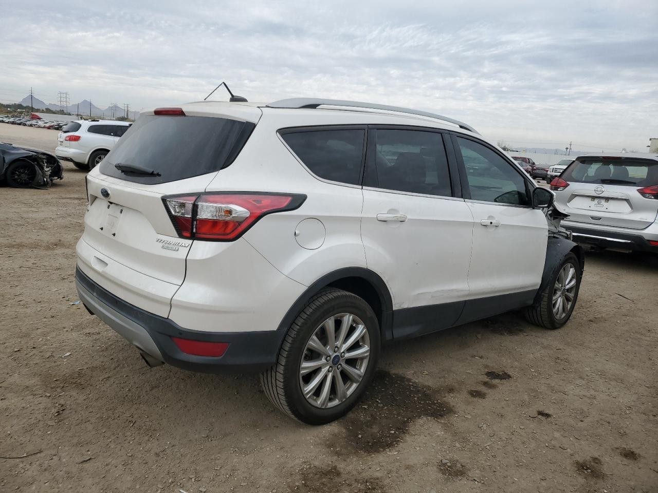 VIN 1FMCU0J94HUA61835 2017 FORD ESCAPE no.3