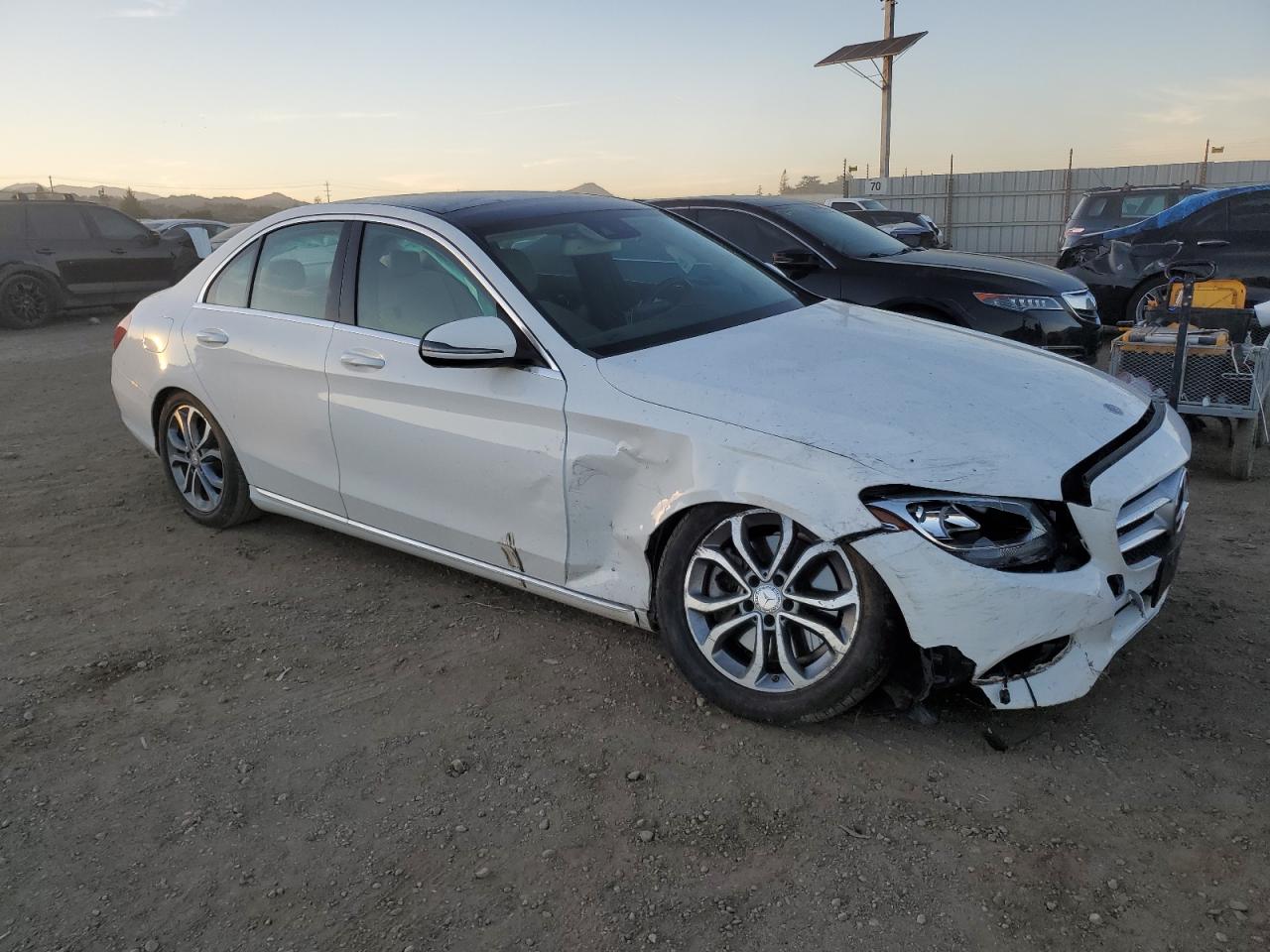 VIN 55SWF4JB4HU202772 2017 MERCEDES-BENZ C-CLASS no.4