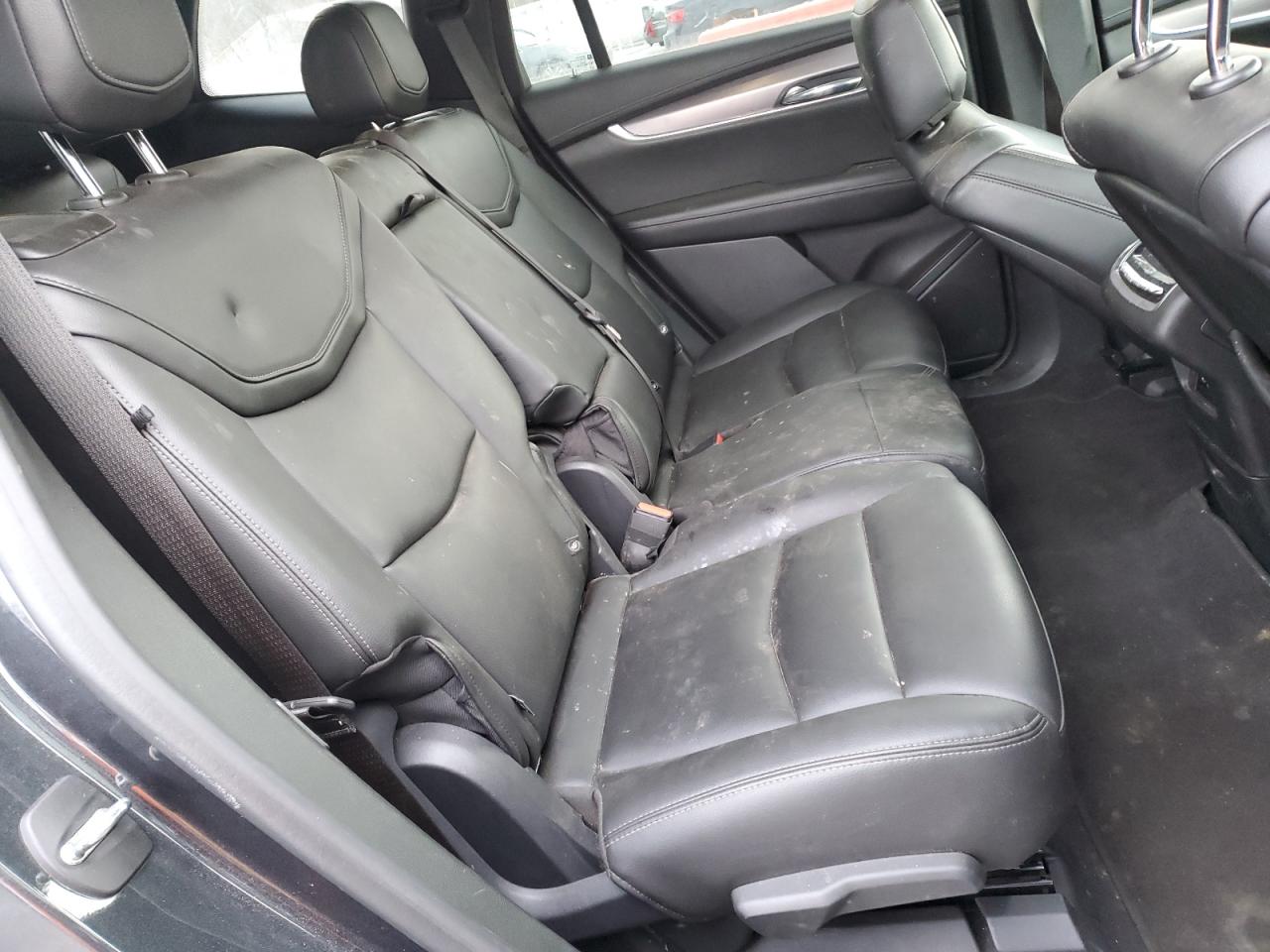 2022 Cadillac XT6 - Image 11