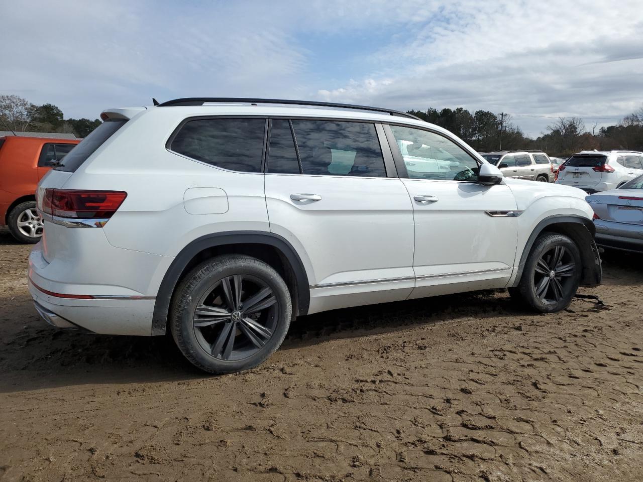 2021 Volkswagen Atlas - Image 3