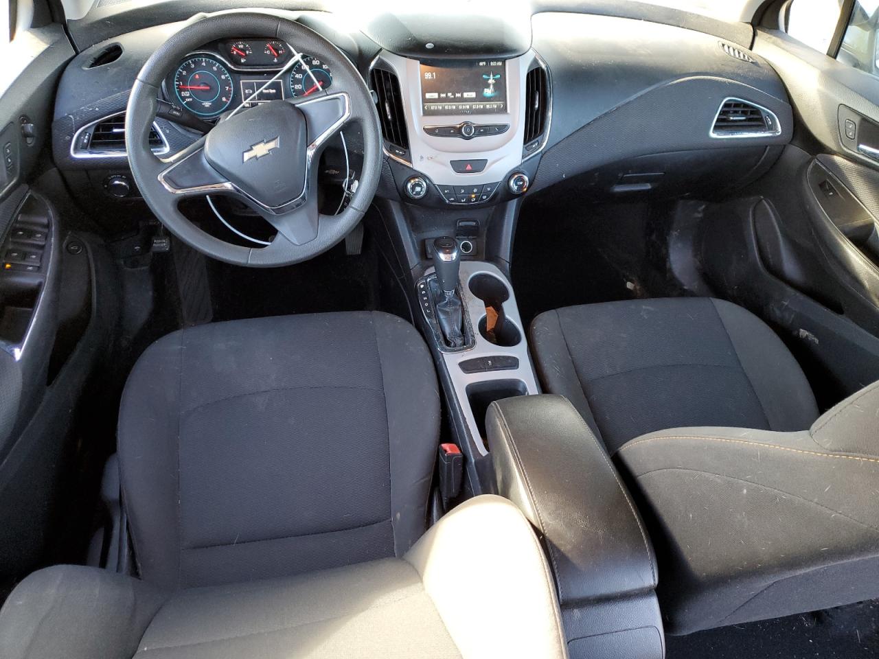 2017 Chevrolet Cruze - Image 8