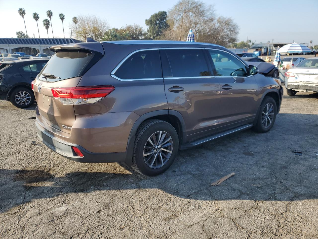 2018 Toyota Highlander - Image 3