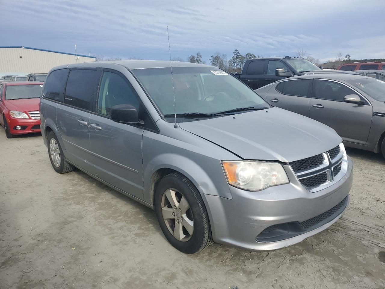 2014 Dodge Caravan - Image 4