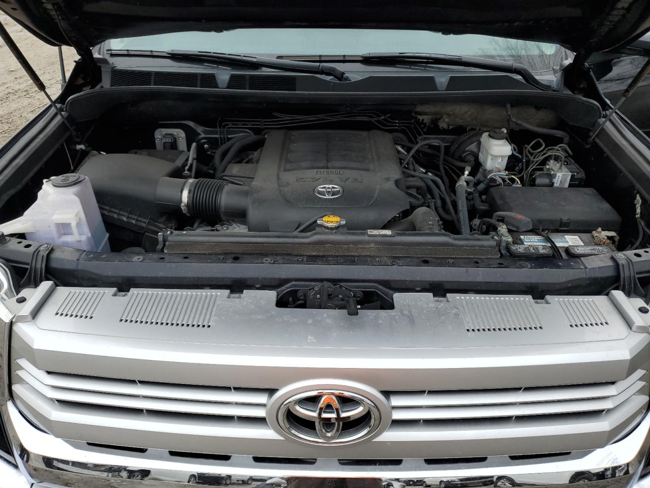 2015 Toyota Tundra - Image 11