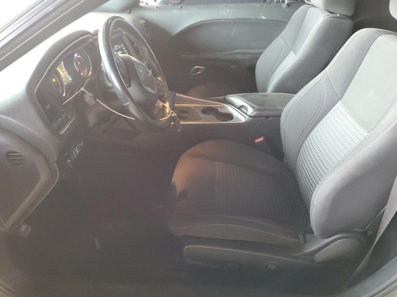 2019 Dodge Challenger - Image 7