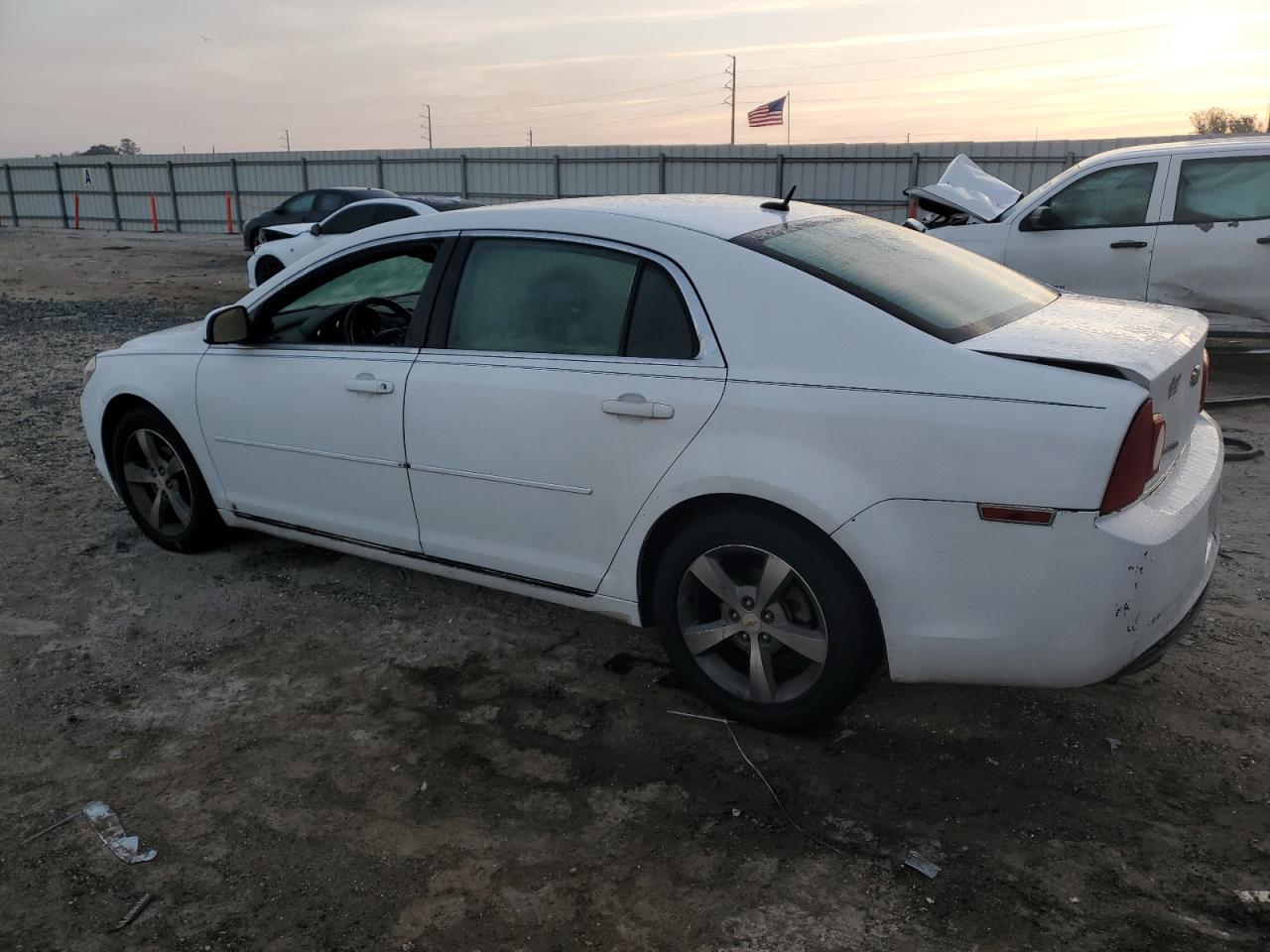 2009 Chevrolet Malibu - Image 2