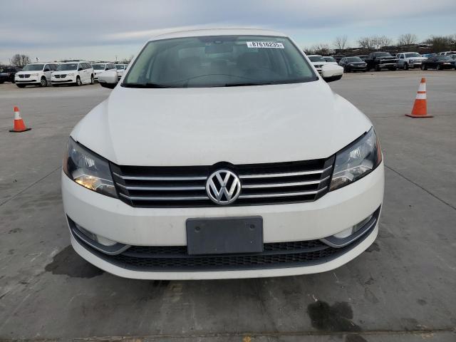  VOLKSWAGEN PASSAT 2015 White