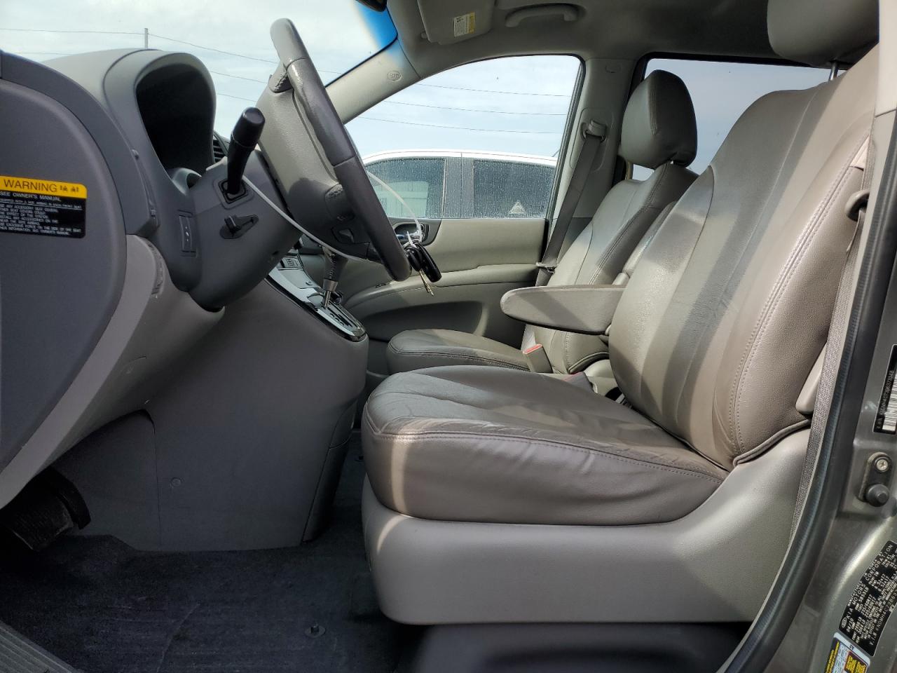 2011 Kia Sedona - Image 7